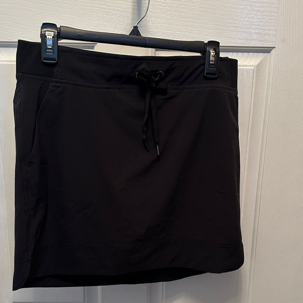 Athleta Black Skirt with Drawstring and Shorts Size 6